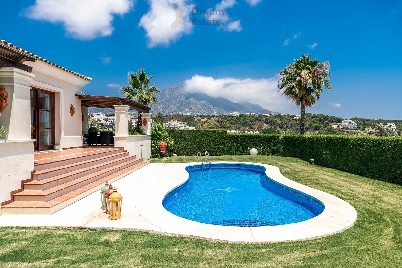 Villa met mooi uitzicht op de bergen en zee te Nueva Andalucia, Marbella foto 20