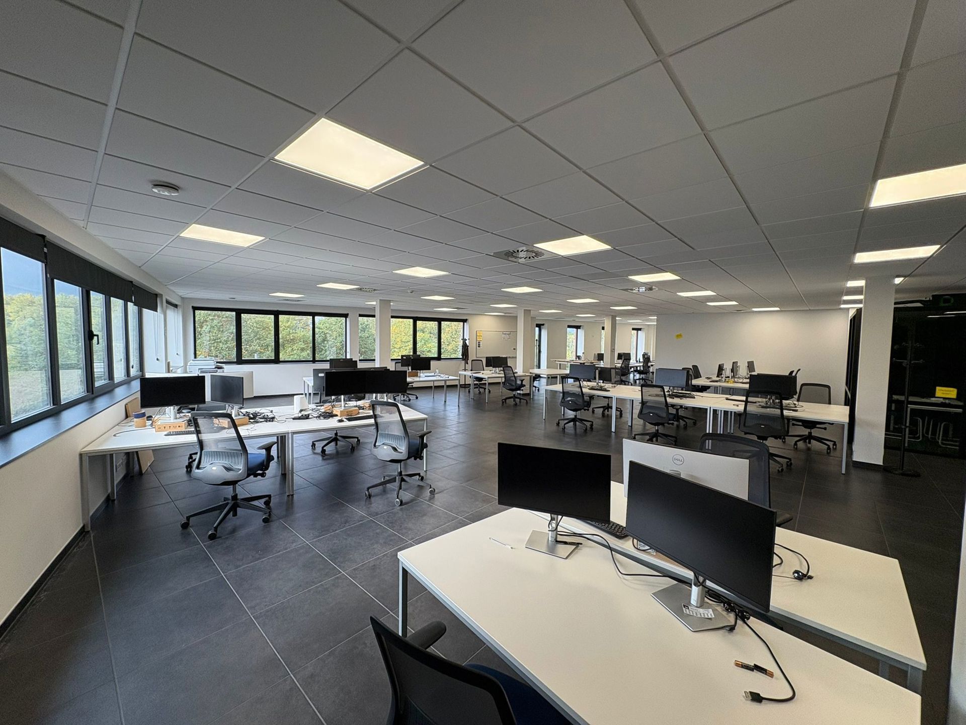 Instapklare Kantoooruimte 491 m² nabij R4 te huur foto 5