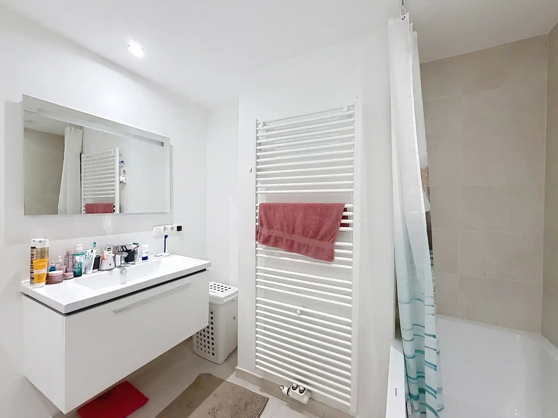 Nieuw appartement met 3 slaapkamers en parkeerplaats ! foto 14