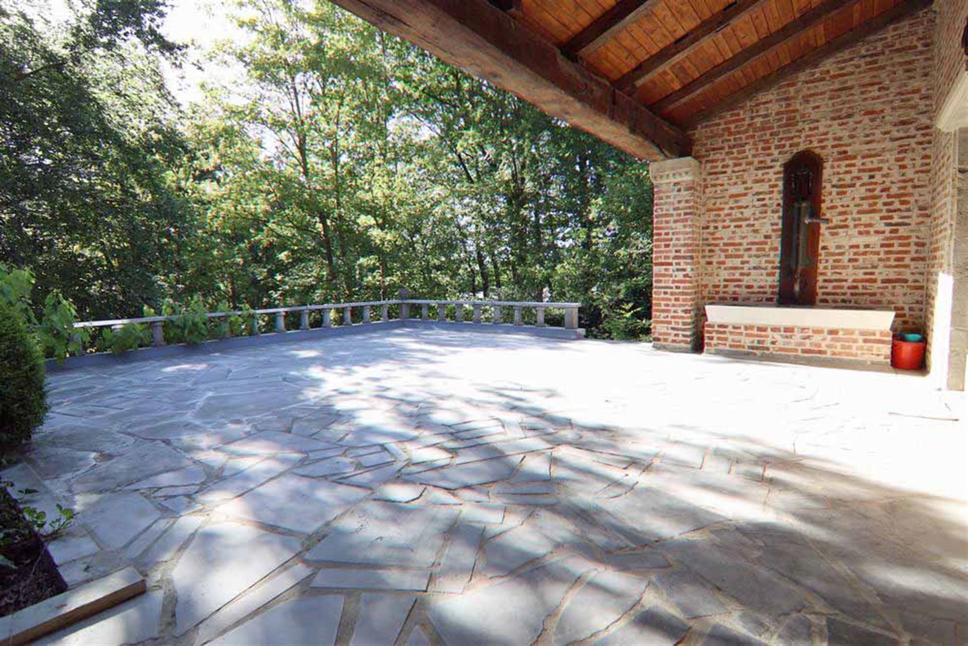 Karaktervolle villa foto {{pictureIndex}}