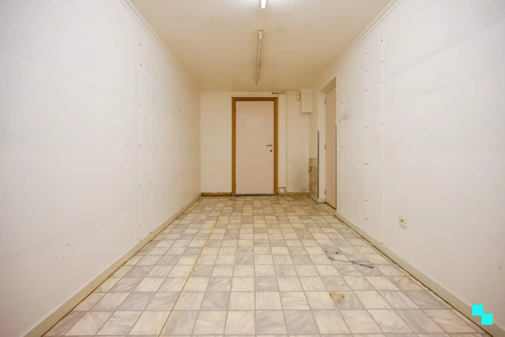 Commerciële ruimte van 114 m² met garagebox in centrum Izegem foto 12