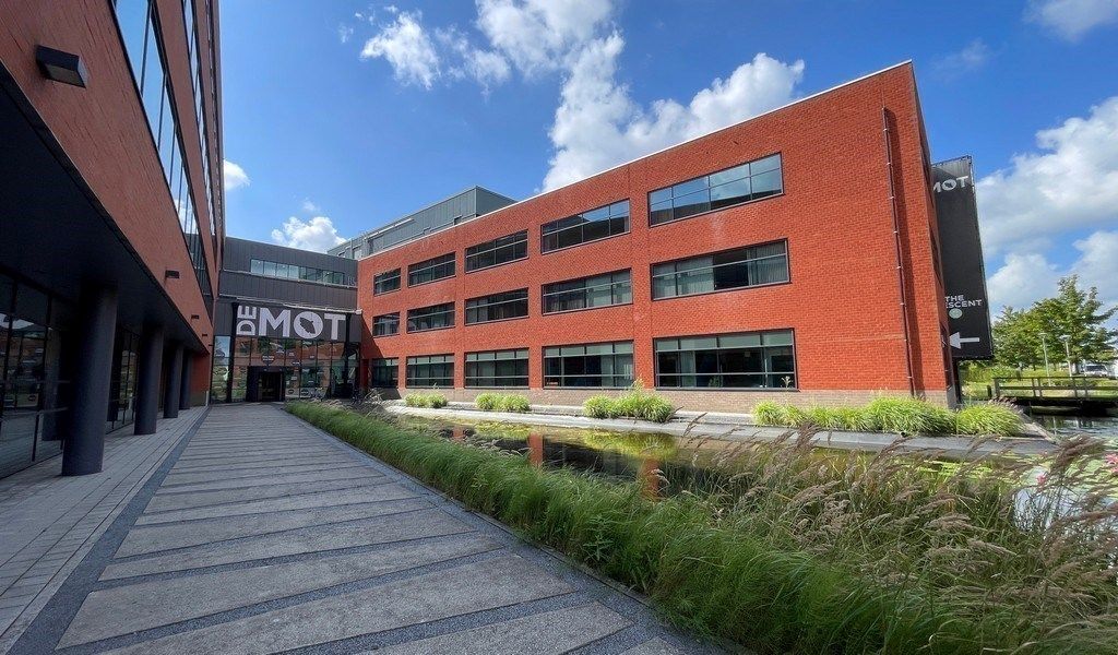 Instapklare kantoren te huur in De Mot in Mechelen foto {{pictureIndex}}