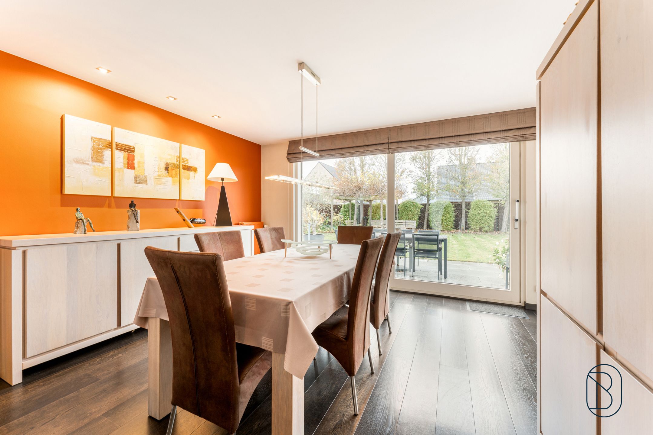 Leuke villa met mooie tuin, garage en zonnepanelen! foto 9