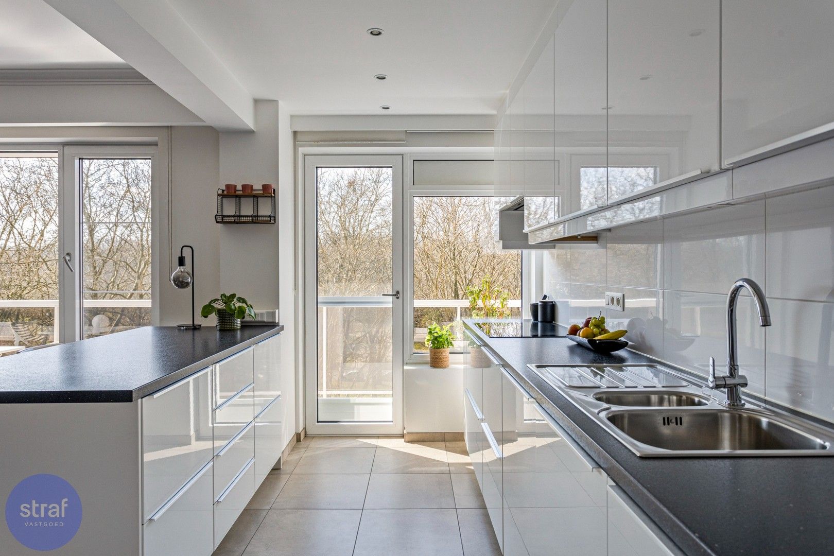 Gerenoveerd appartement met 3 slaapkamers op de 6de verdieping foto 6