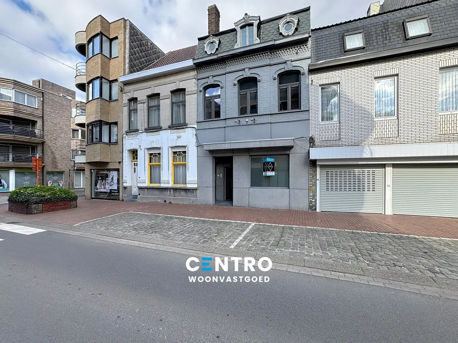 Hoofdfoto van de publicatie: Centraal gelegen pand met ruime garage!