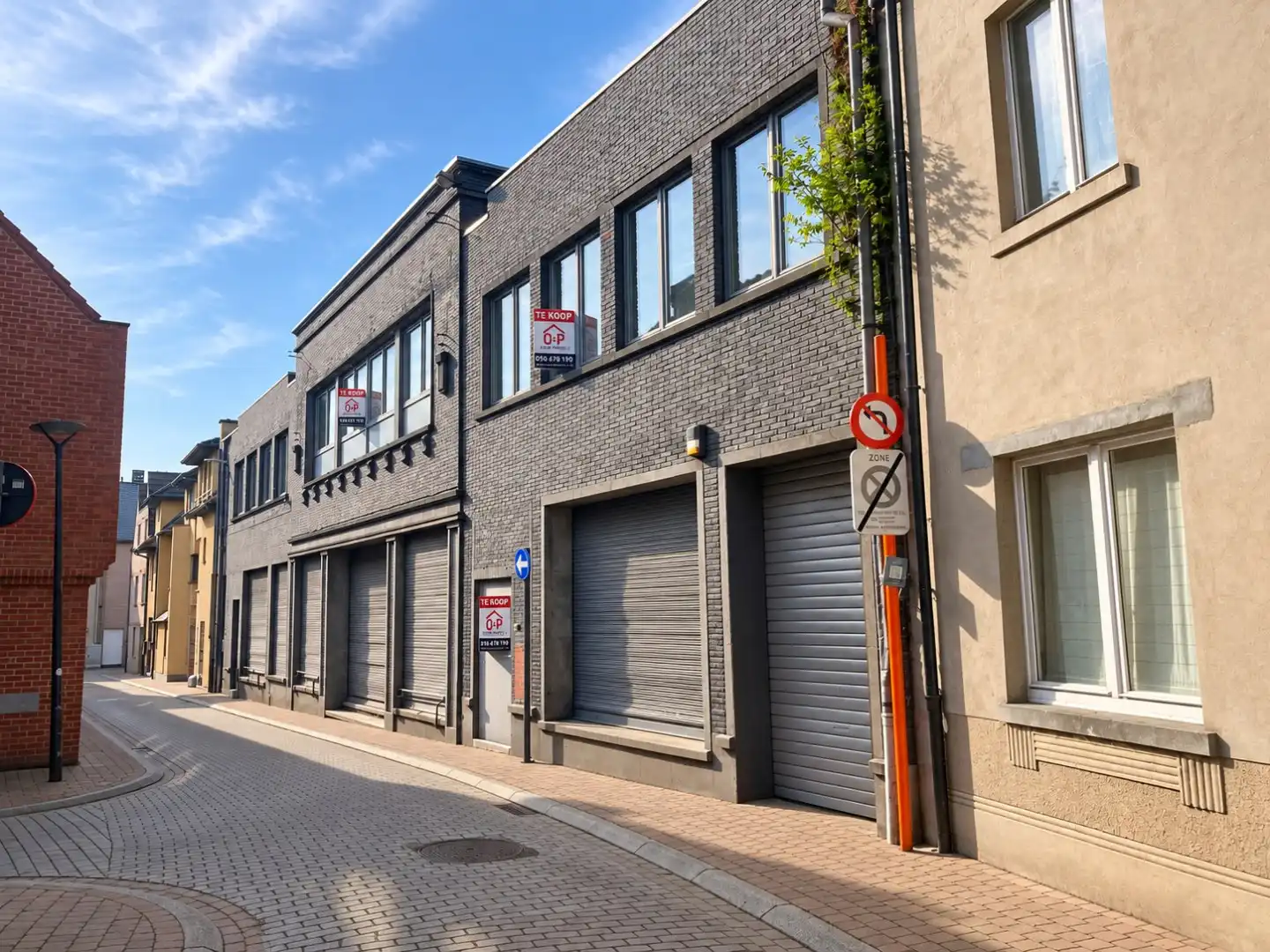 Interessante projectlocatie voor stads-woonproject met handel en garages (960 m²), Torhout  foto {{pictureIndex}}