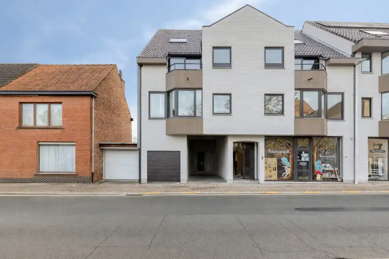 Commerciële opportuniteit op zichtbare locatie foto {{pictureIndex}}