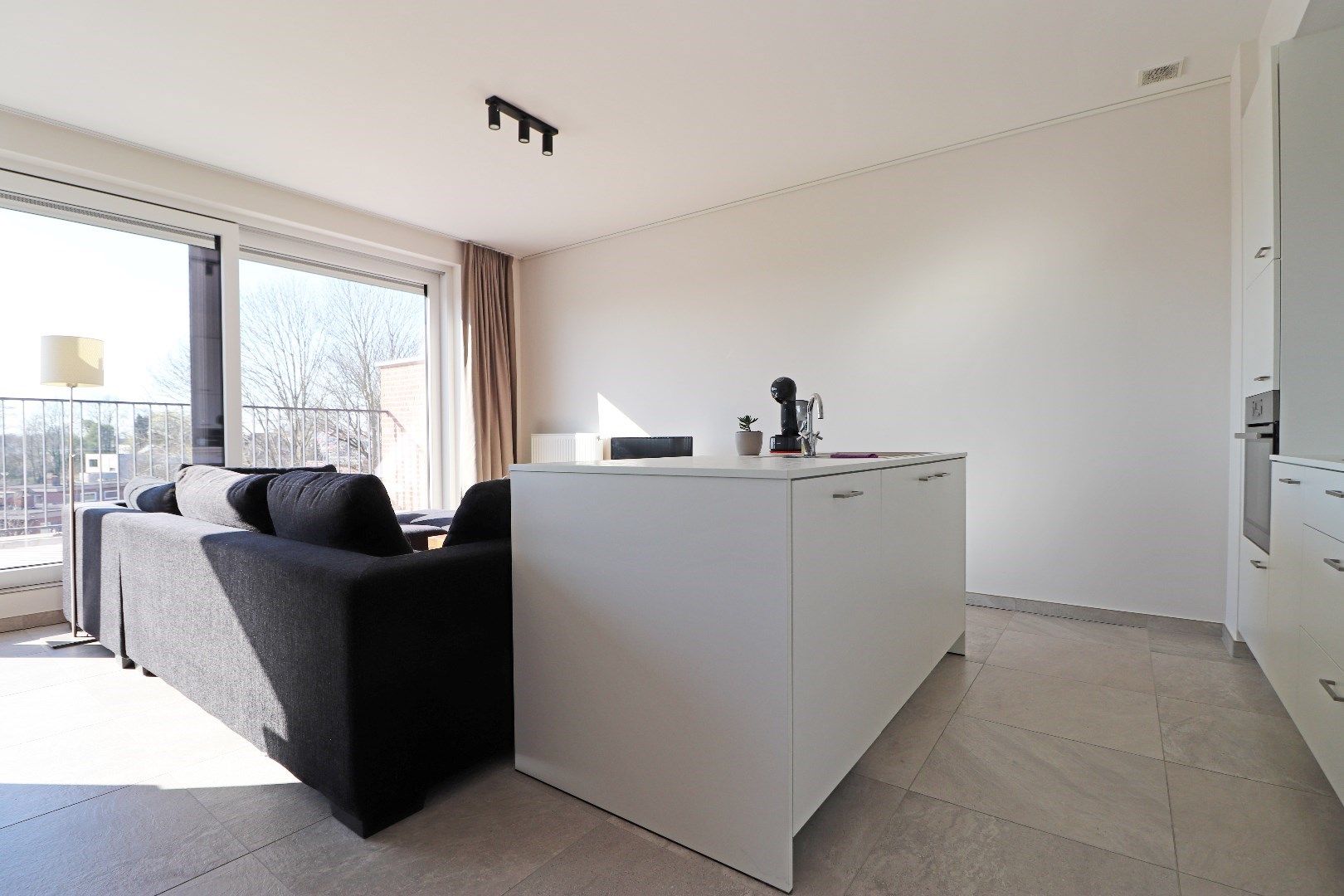 Verzorgd appartement met garage foto 3