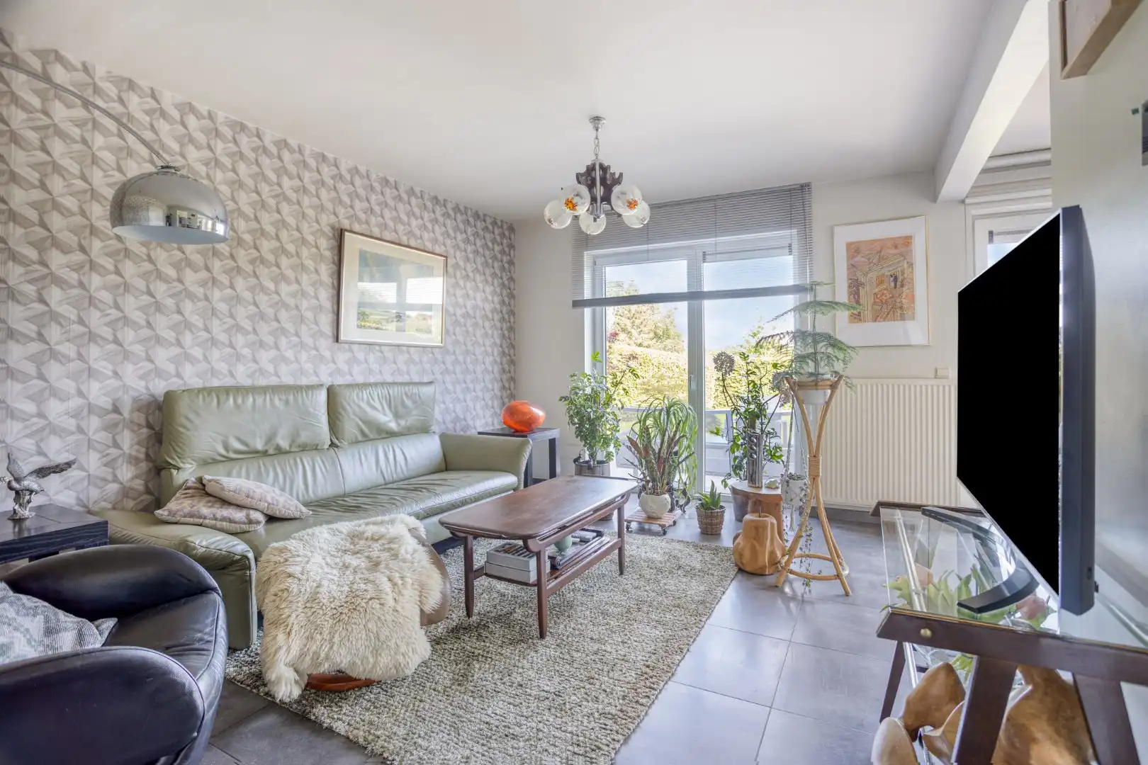 Verzorgde woning met 3 slaapkamers, garage, zonnepanelen en zonnige tuin te Tongeren foto 5