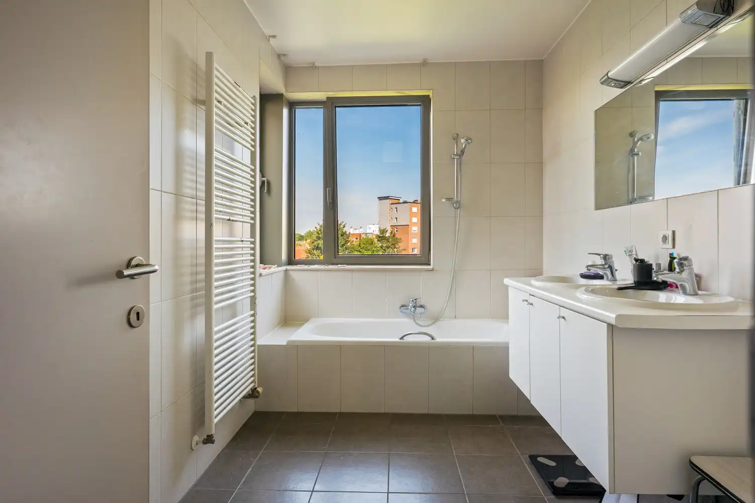 Ruim duplex appartement met 2 slpkrs op een toplocatie in Elsene foto 15