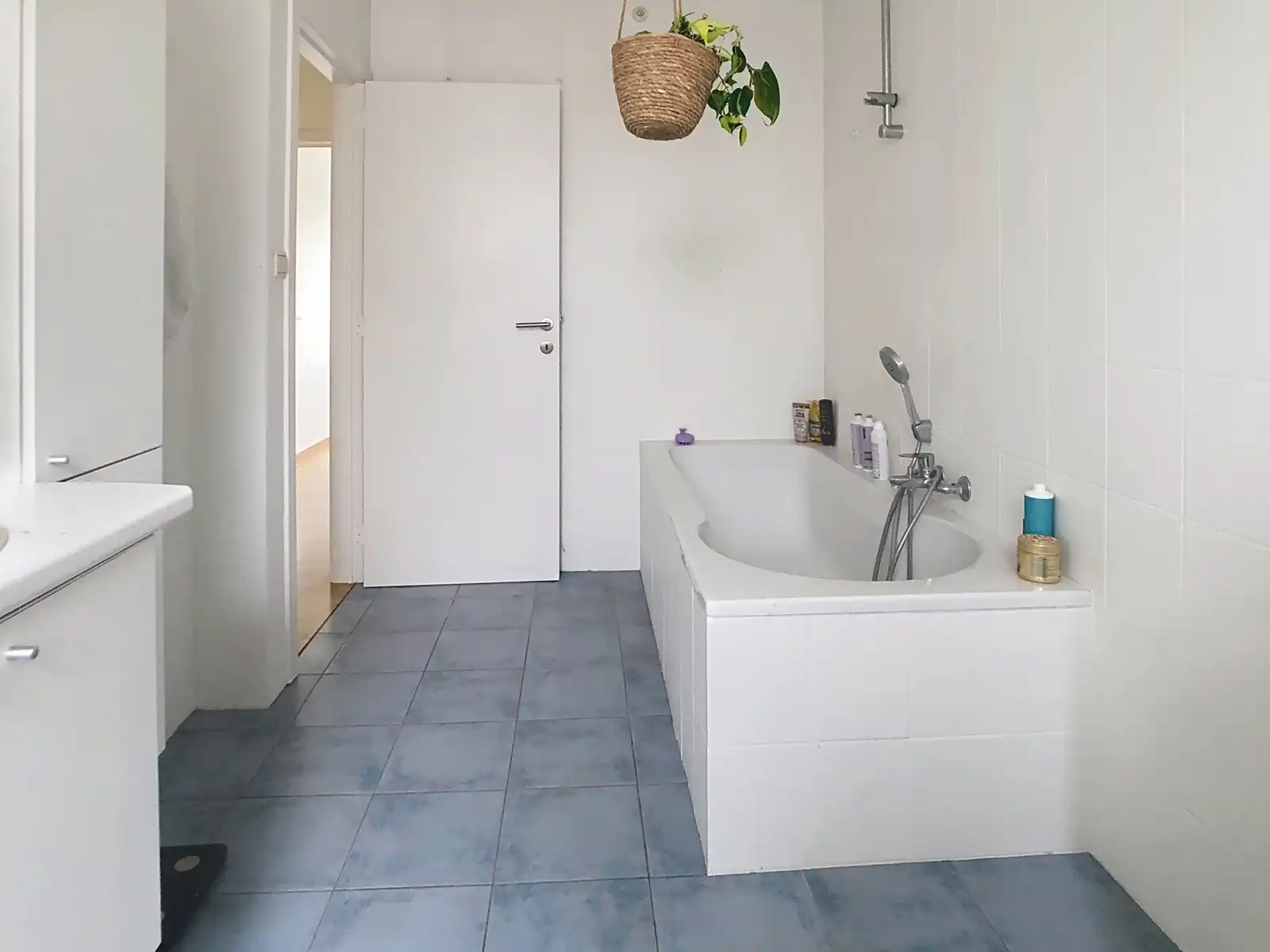 Nabij centrum: woning met 3 slaapkamers, tuin en garage foto 17