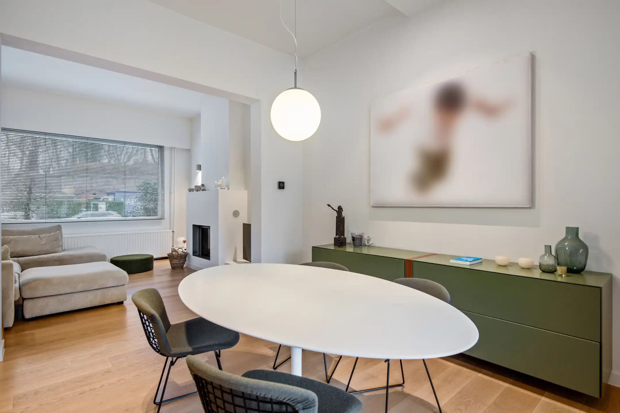 In het centrum gel. stadswoning met 5 slpk., terras, tuin en garage foto 6