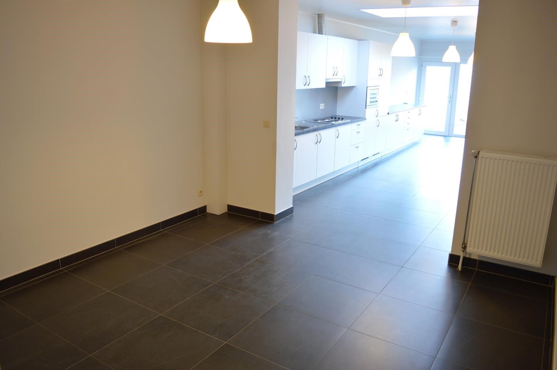 Instapklare woning mét garage te Kortrijk foto 4