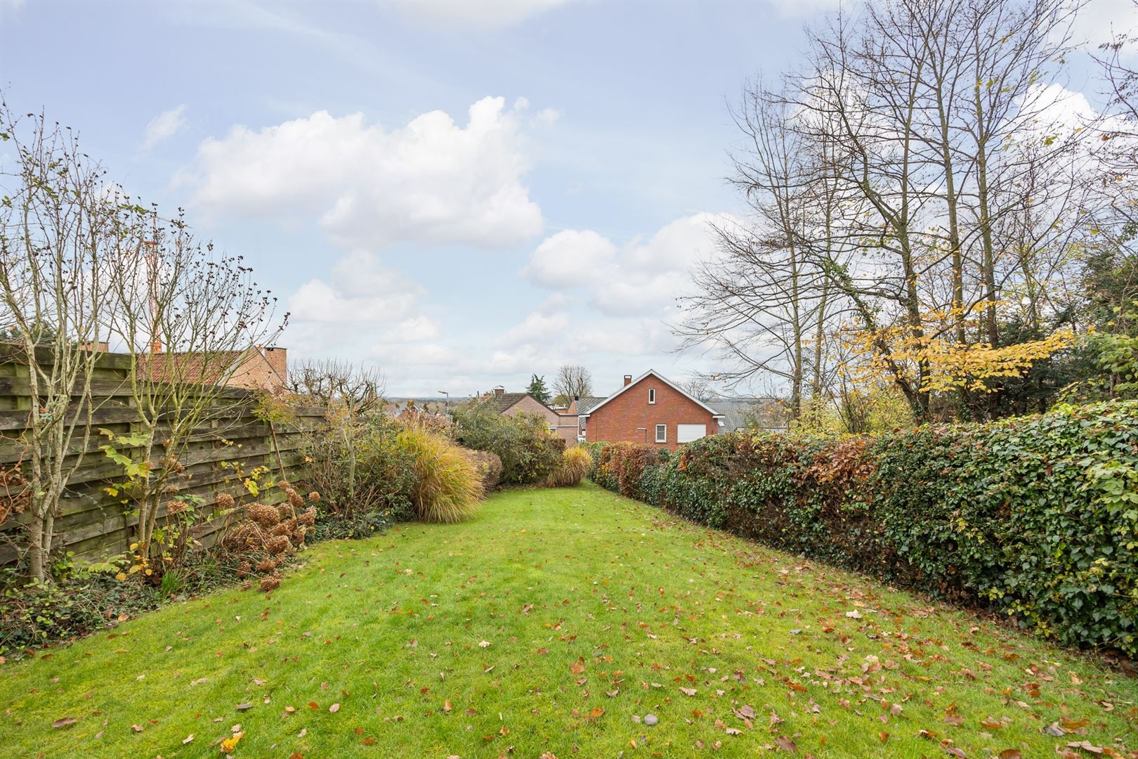 Knusse woning op den berg! Met tuin en garage! foto 16