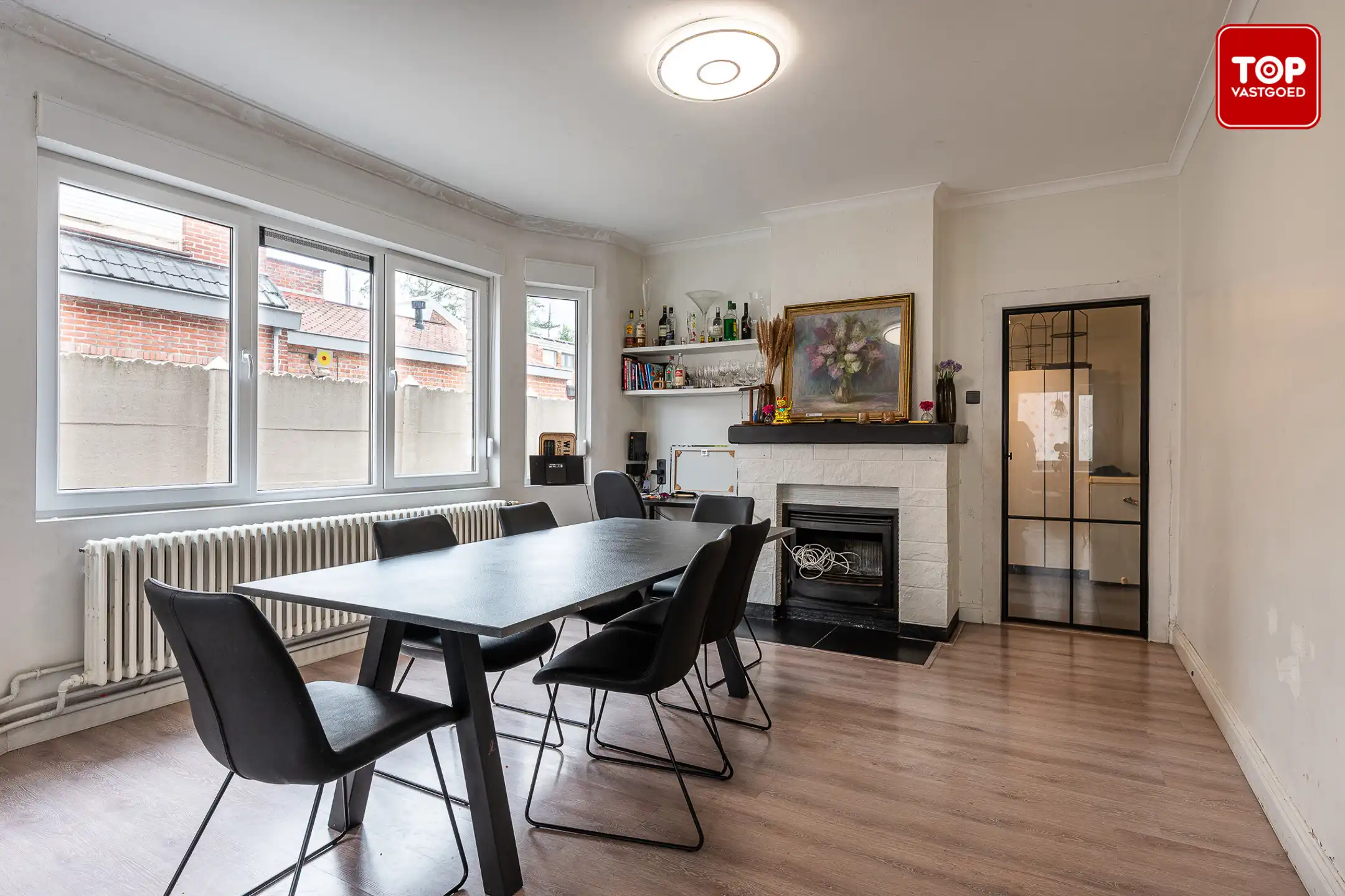Instapklare halfopen woning in een gezinsvriendelijke buurt. foto 3