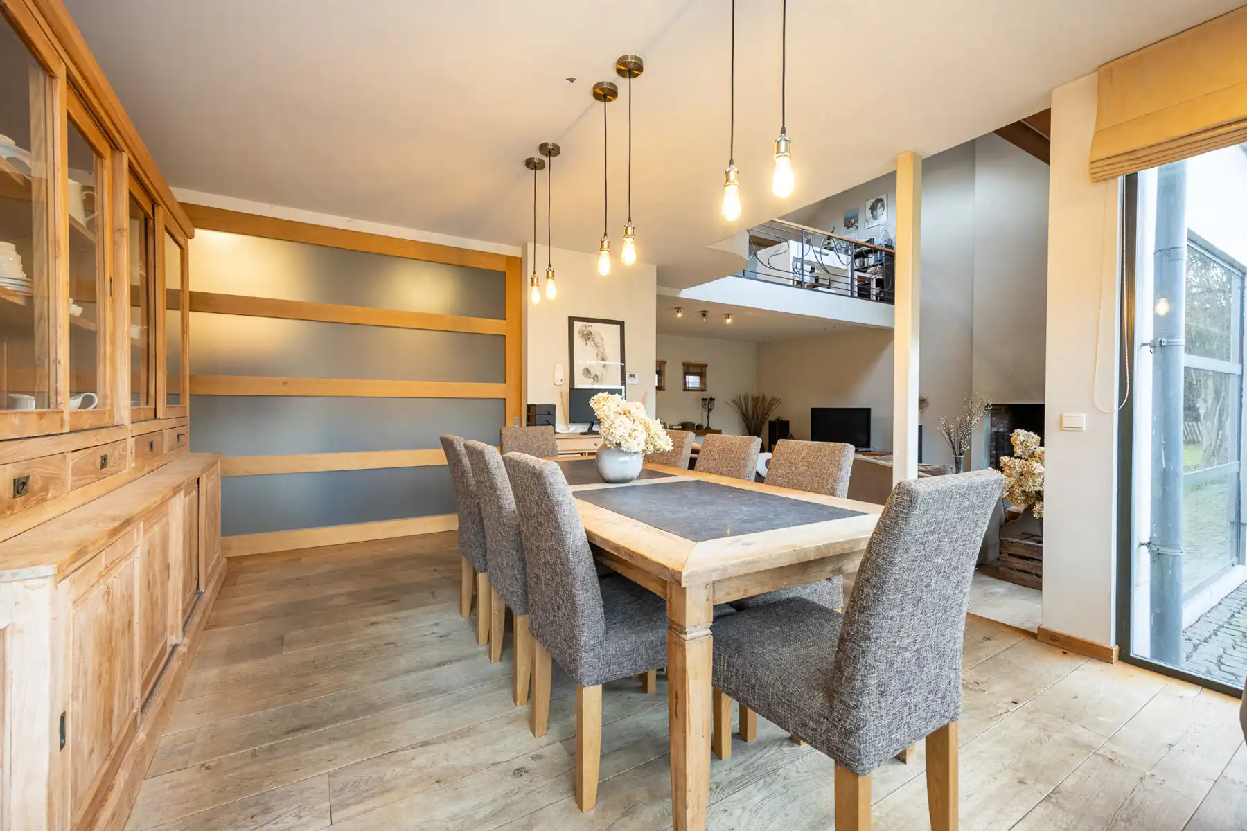 Gerenoveerde hoeve met weiland en stallen op ca. 11 000 m²  foto 8