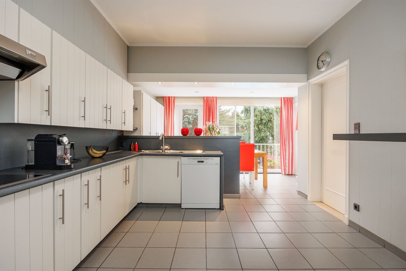 Meesterwoning vrij beroep/ kangoeroe langs groene Ringlaan foto 11