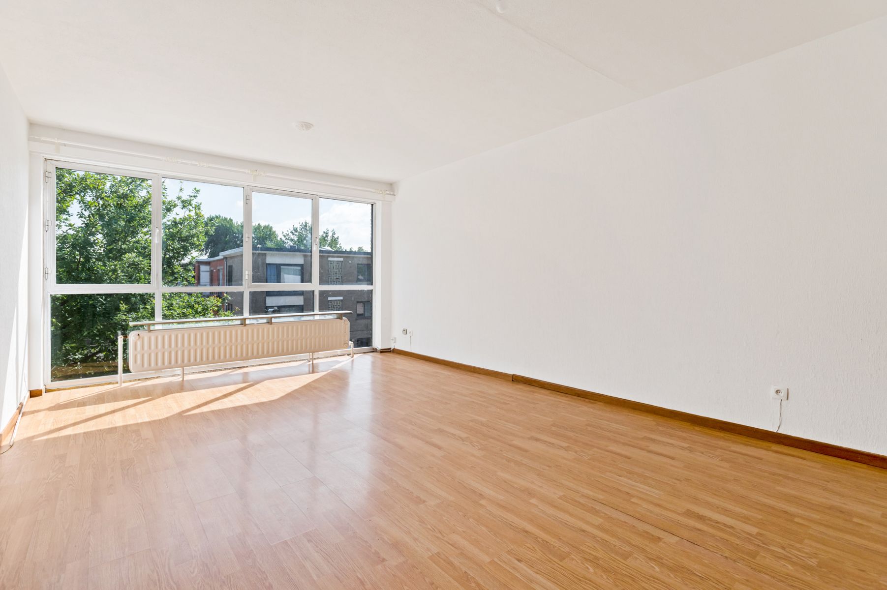 Unieke kans: appartement met tuin, garagebox en berging foto 4