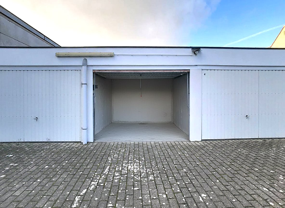 Goedgelegen garagebox op wandelafstand van de Zeedijk! foto 8