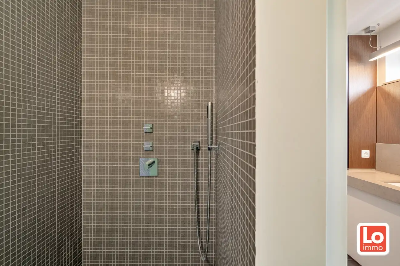 IN OPTIE! Mooie villa met prachtige tuin en zwembad foto 16