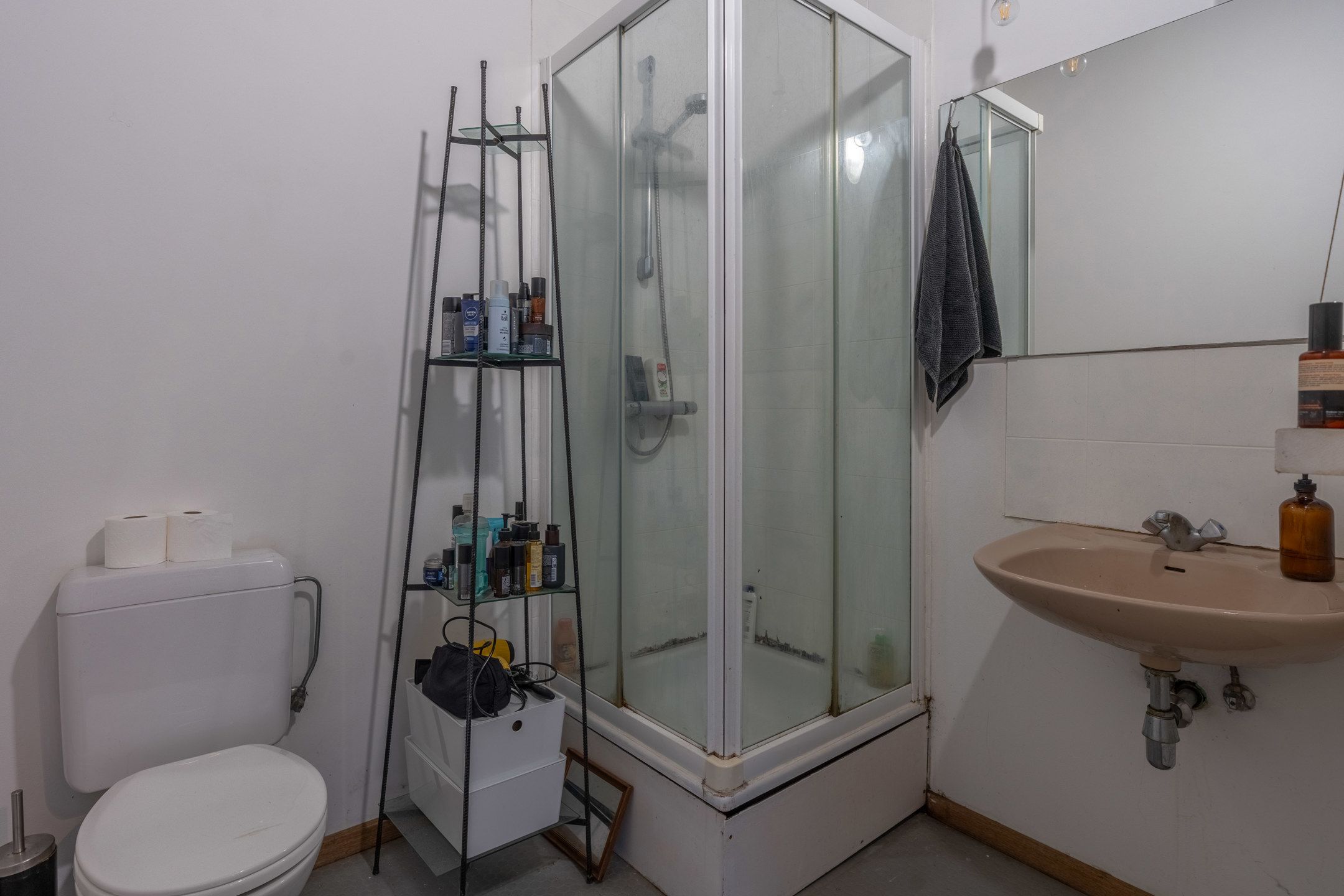 Verrassend ruime handelswoning met bovenliggend appartement. foto 32