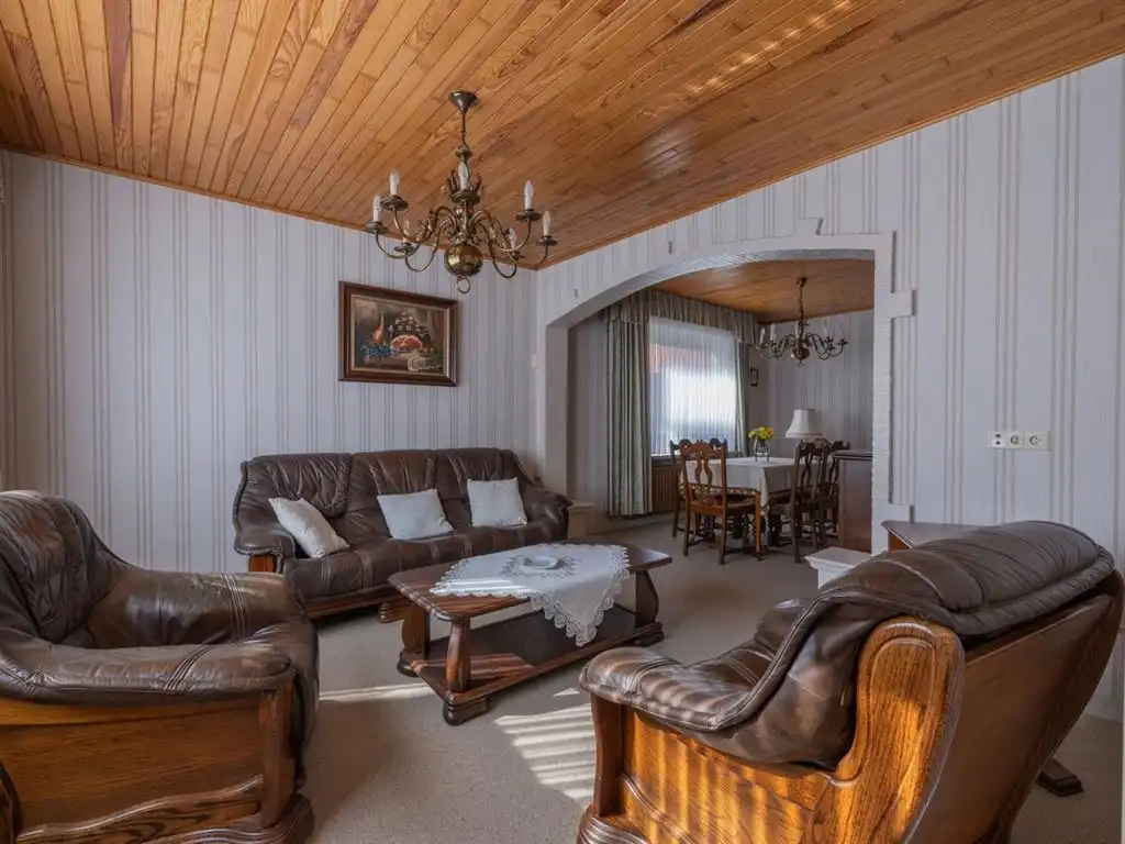 Te renoveren vrijstaande woning foto 11