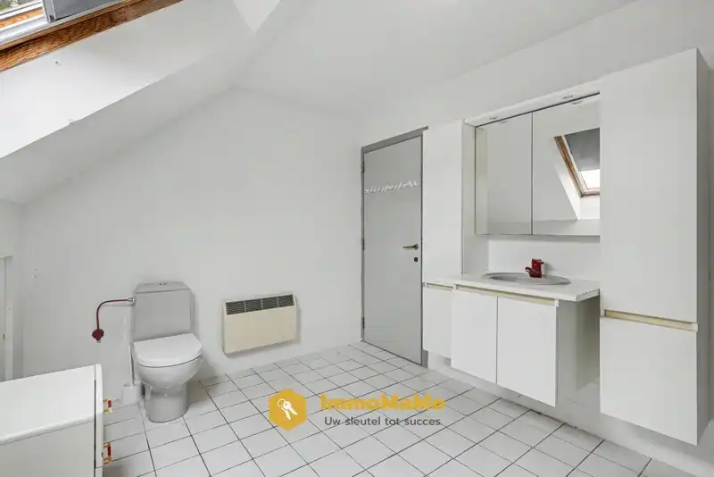 ZEER PRAKTISCHE EN RUIME WONING MET 6 SLAAPKAMERS TE KOOP foto 22