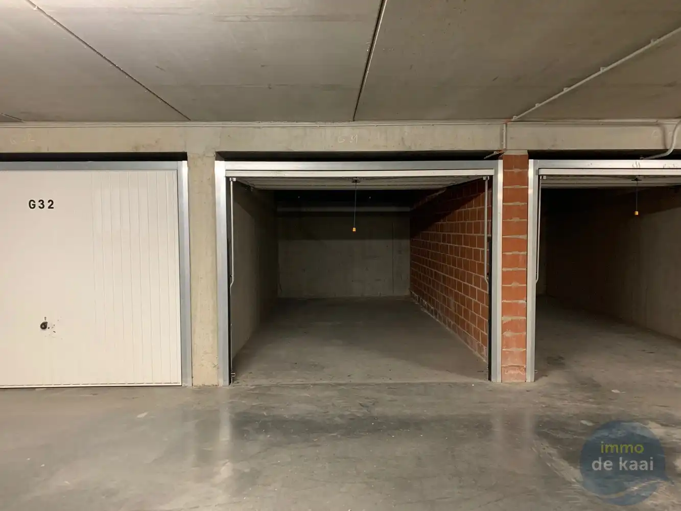 Garage te huur foto {{pictureIndex}}