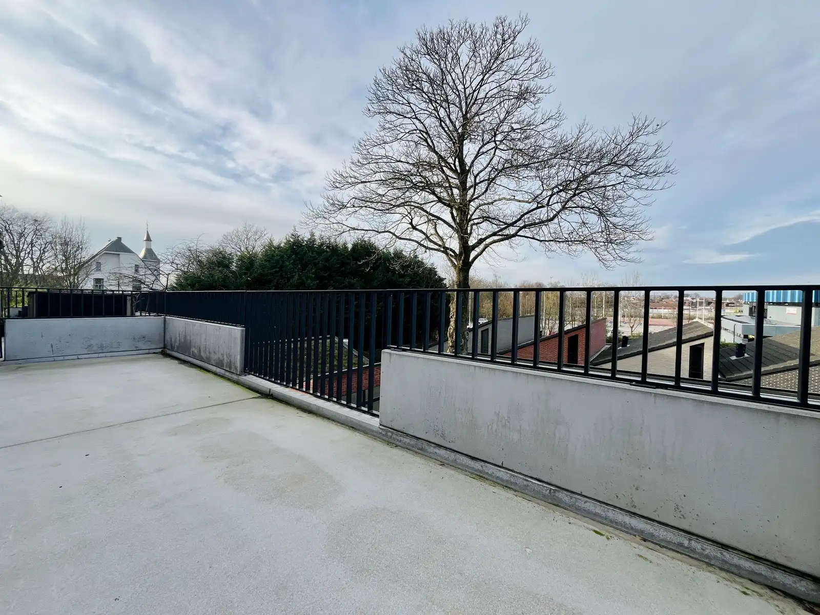 Luxueuze serviceflat met 1 slk en ruim terras foto 3