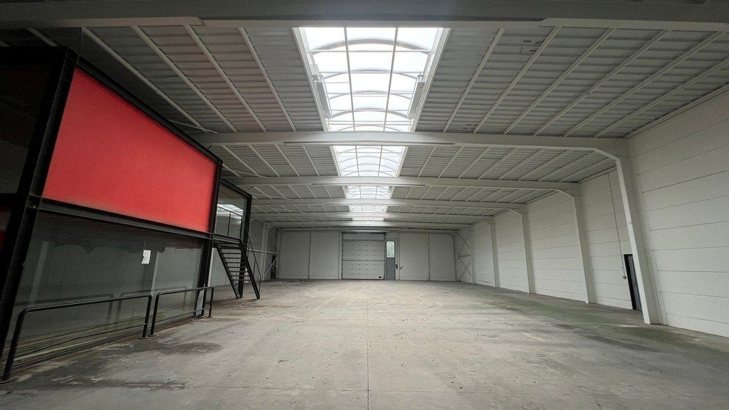Nieuwbouw bedrijfsunit te koop in Walle Kortrijk foto 4