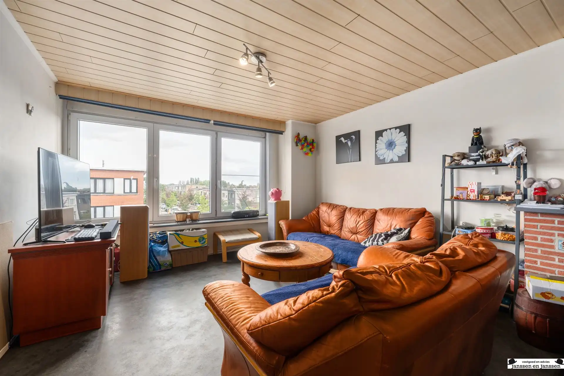 Op te frissen appartement met twee slaapkamers foto 4