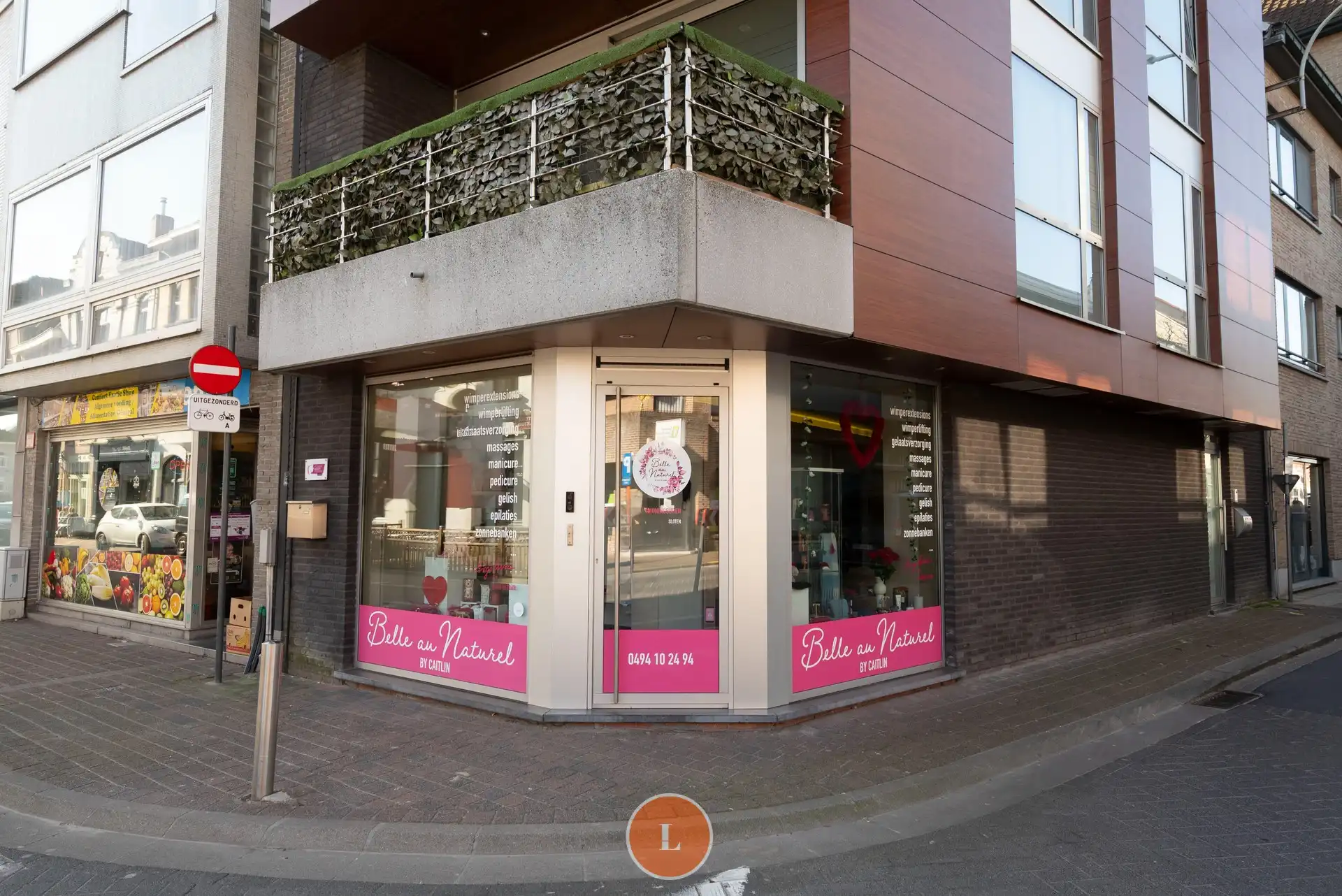 Handelspand op topligging in Menen foto {{pictureIndex}}