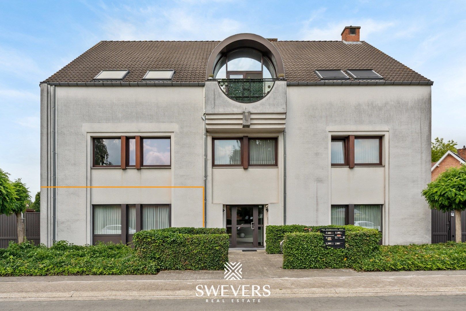 Gelijkvloers, ruim appartement met grote tuin te Koersel foto {{pictureIndex}}