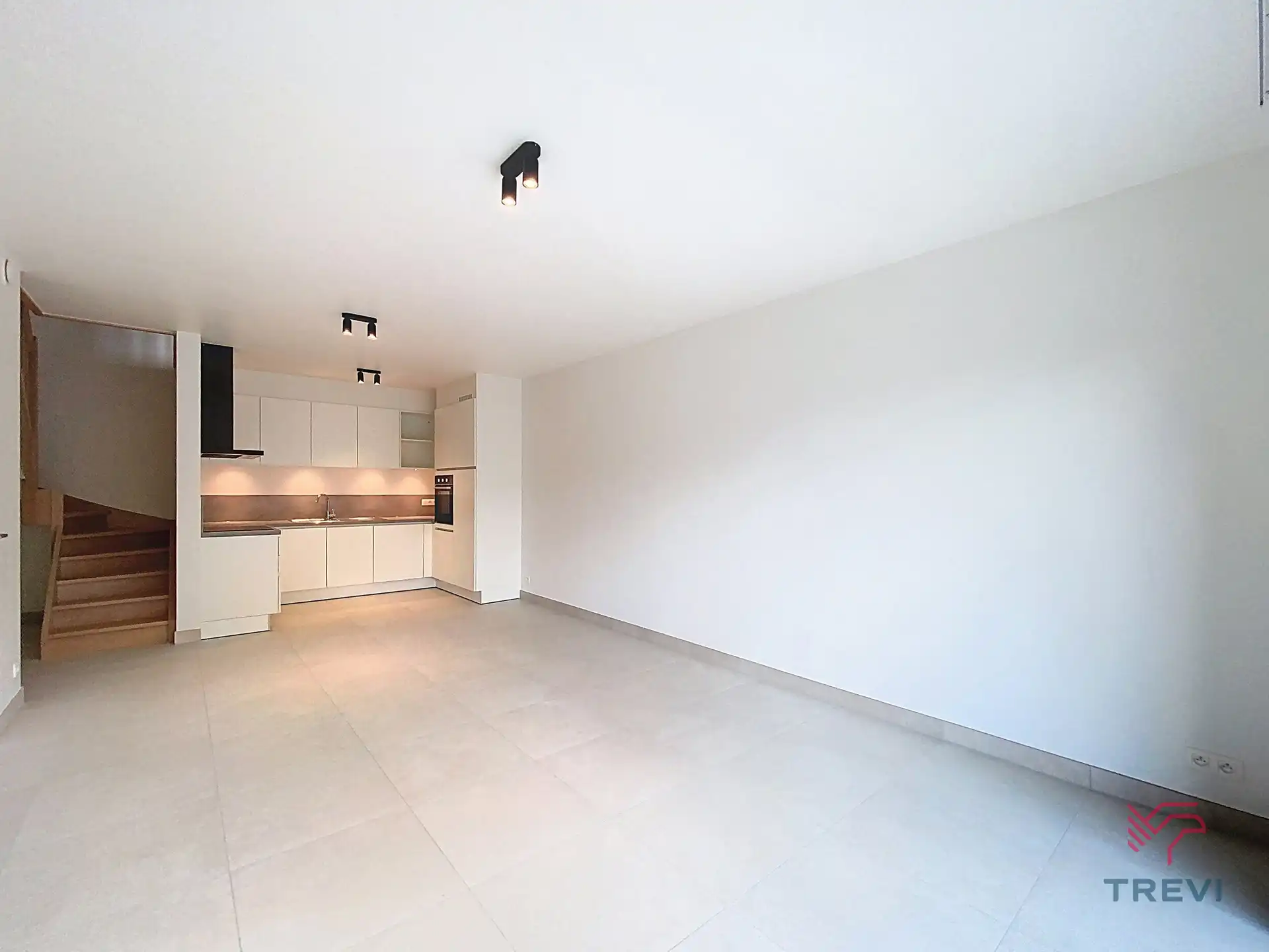 Duplex 3 CH & nieuw kantoor met prachtige volumes foto 4