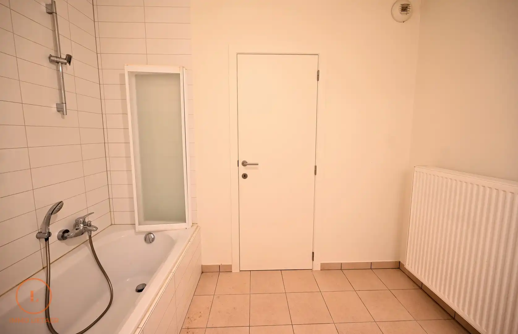 Appartement met 2 slaapkamers en staanplaats in het centrum Menen. foto 8