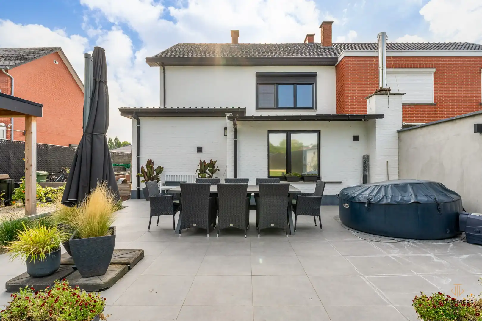 INSTAPKLARE WONING MET 3 SLAAPKAMERS, TUIN EN CARPORT. foto 29