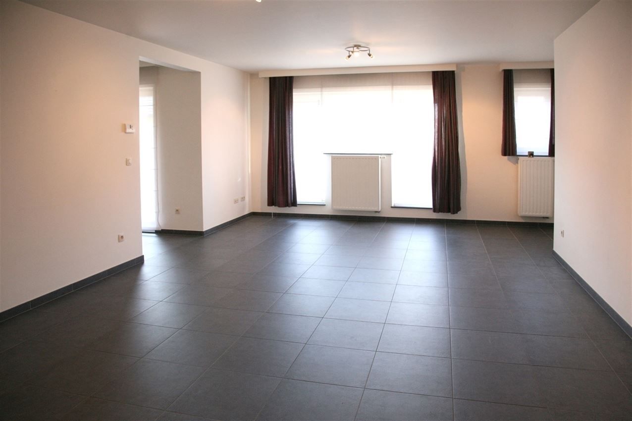 Riant nieuwbouw duplex- appartement met 2 slpk. en groot terras foto 3