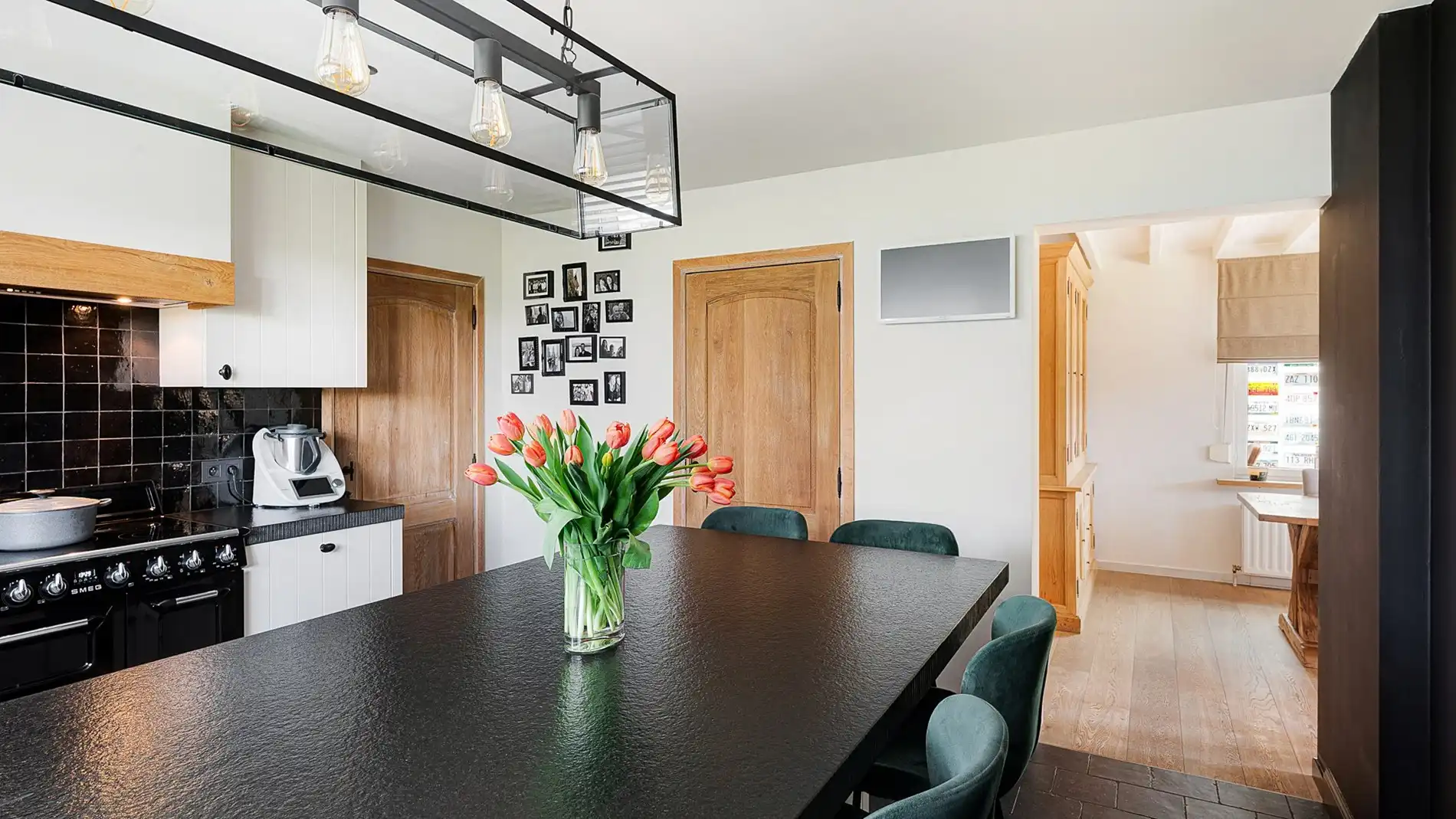 Vijf slaapkamers, groot volume in een alleenstaande villa te Knokke foto 11