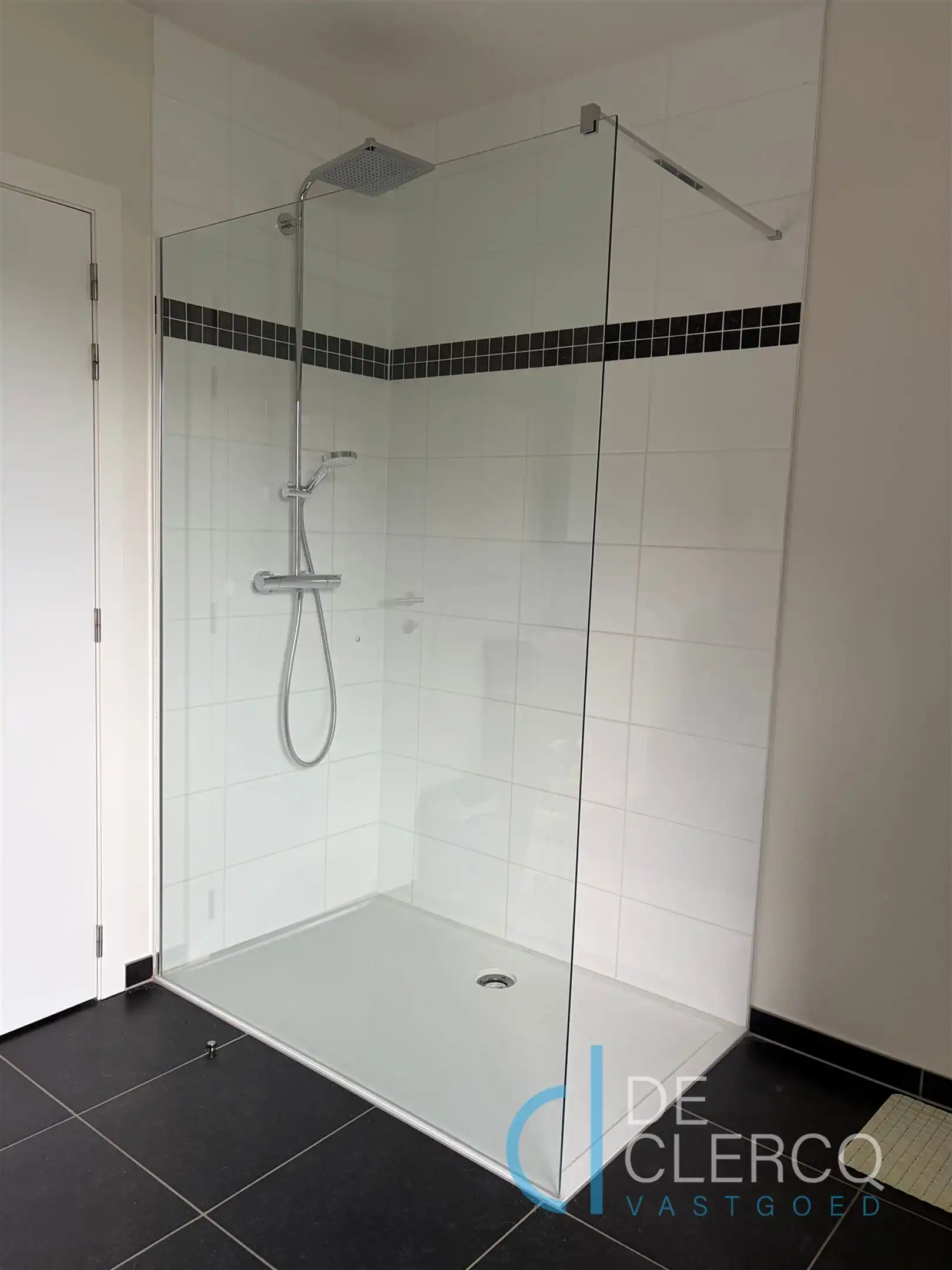 Tweeslaapkamer appartement te huur in centrum Lochristi!  foto 11