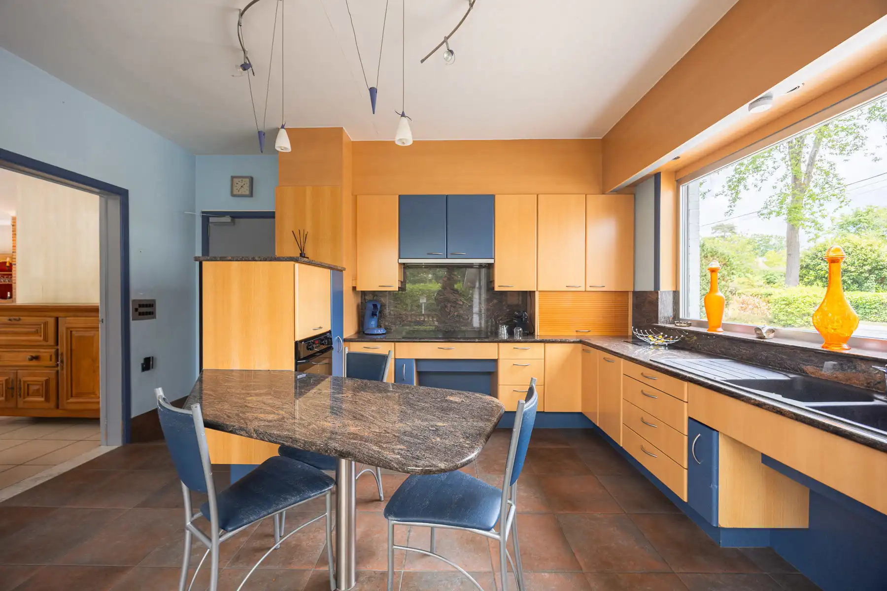 Karaktervolle villa met veel potentieel op een riant perceel foto 8