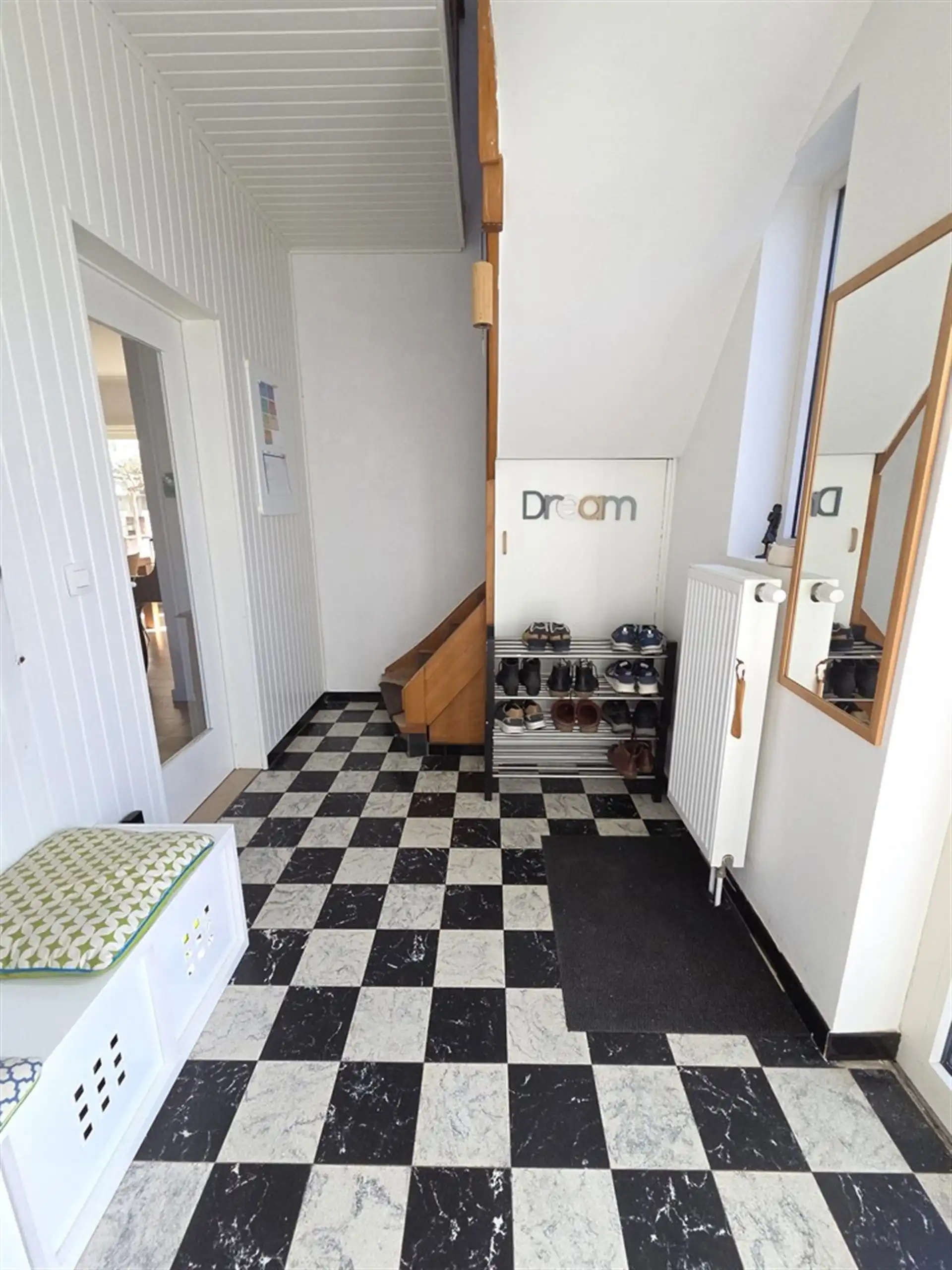Zeer rustig gelegen woning in Mariaburg, gerenoveerd en voorzien van 3 slaapkamers en ruime garage aanbouw foto 11