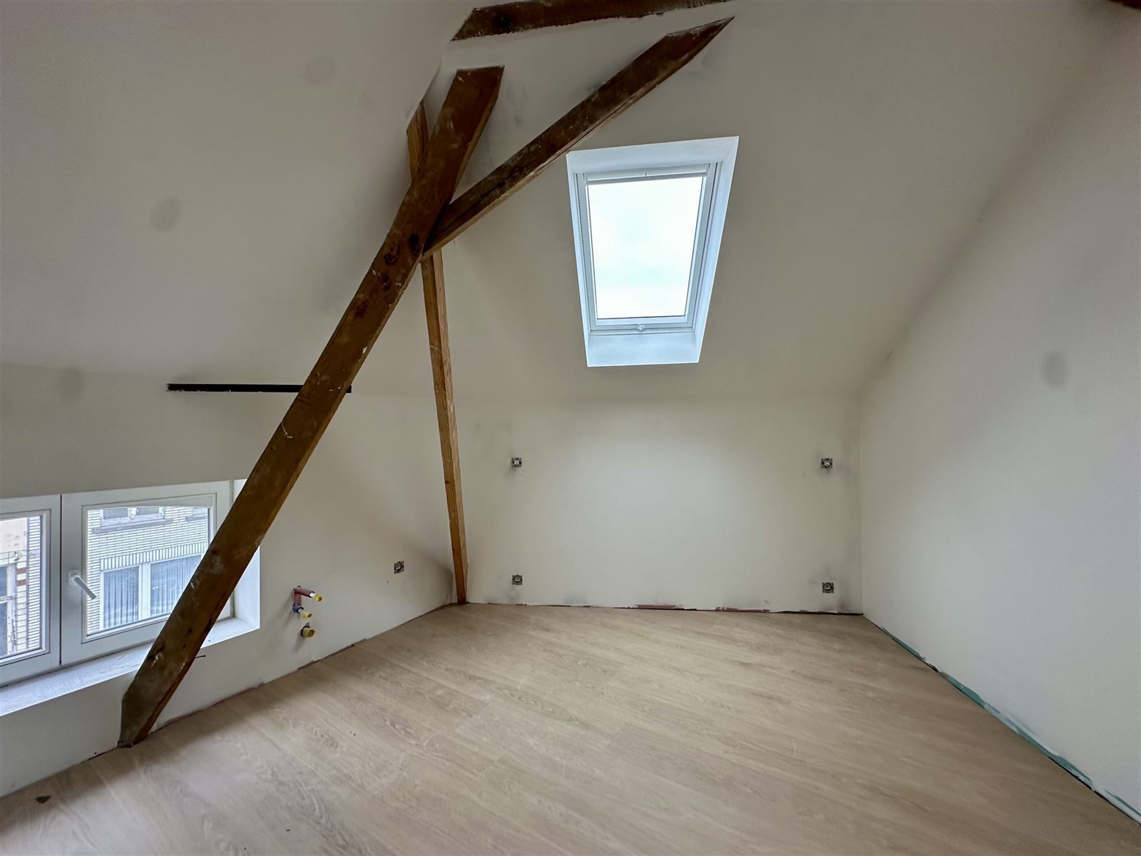 Instapklaar dakappartement te centrum Zottegem! foto 7
