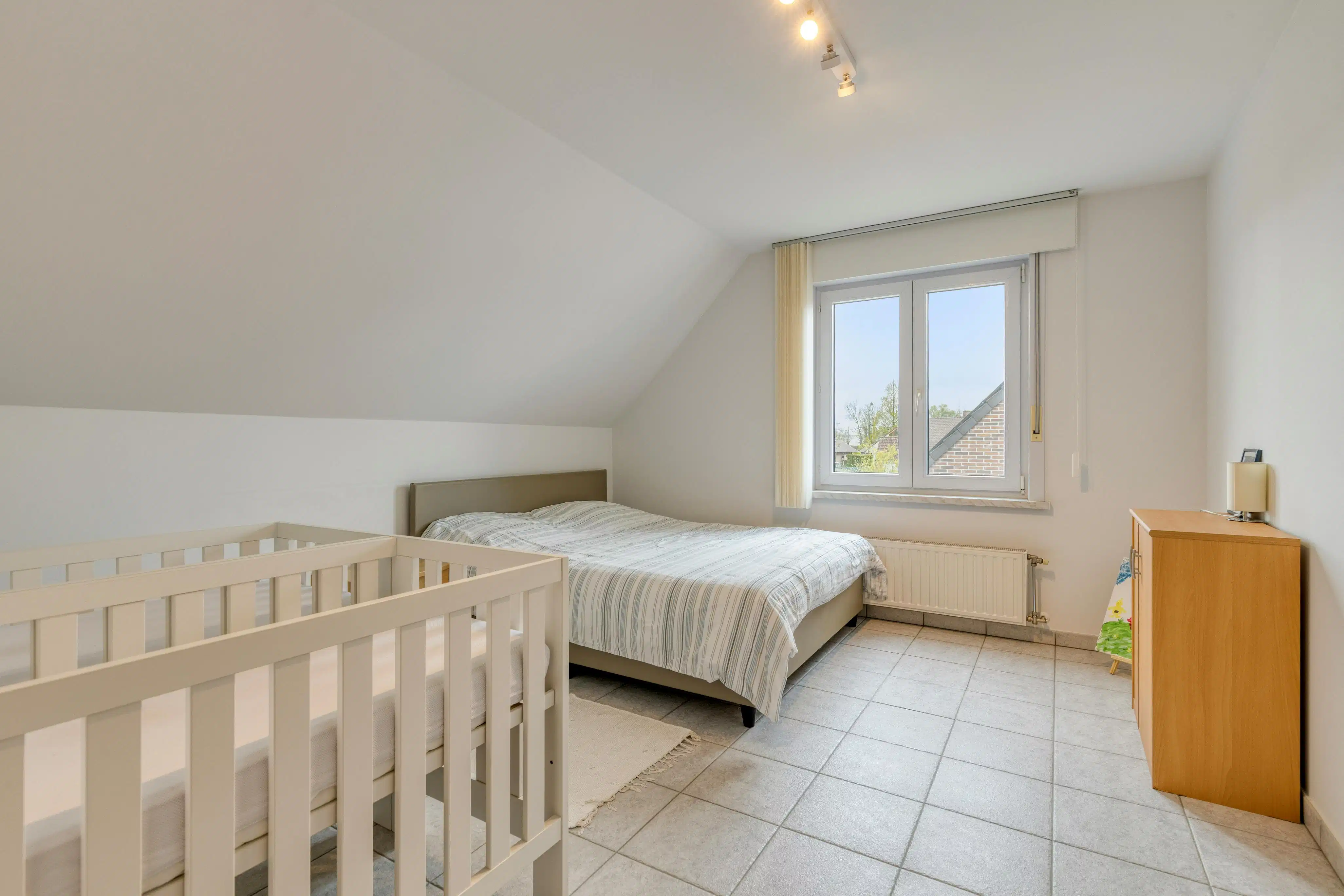 Instapklare gezinswoning in rustige wijk te Roeselare foto 11