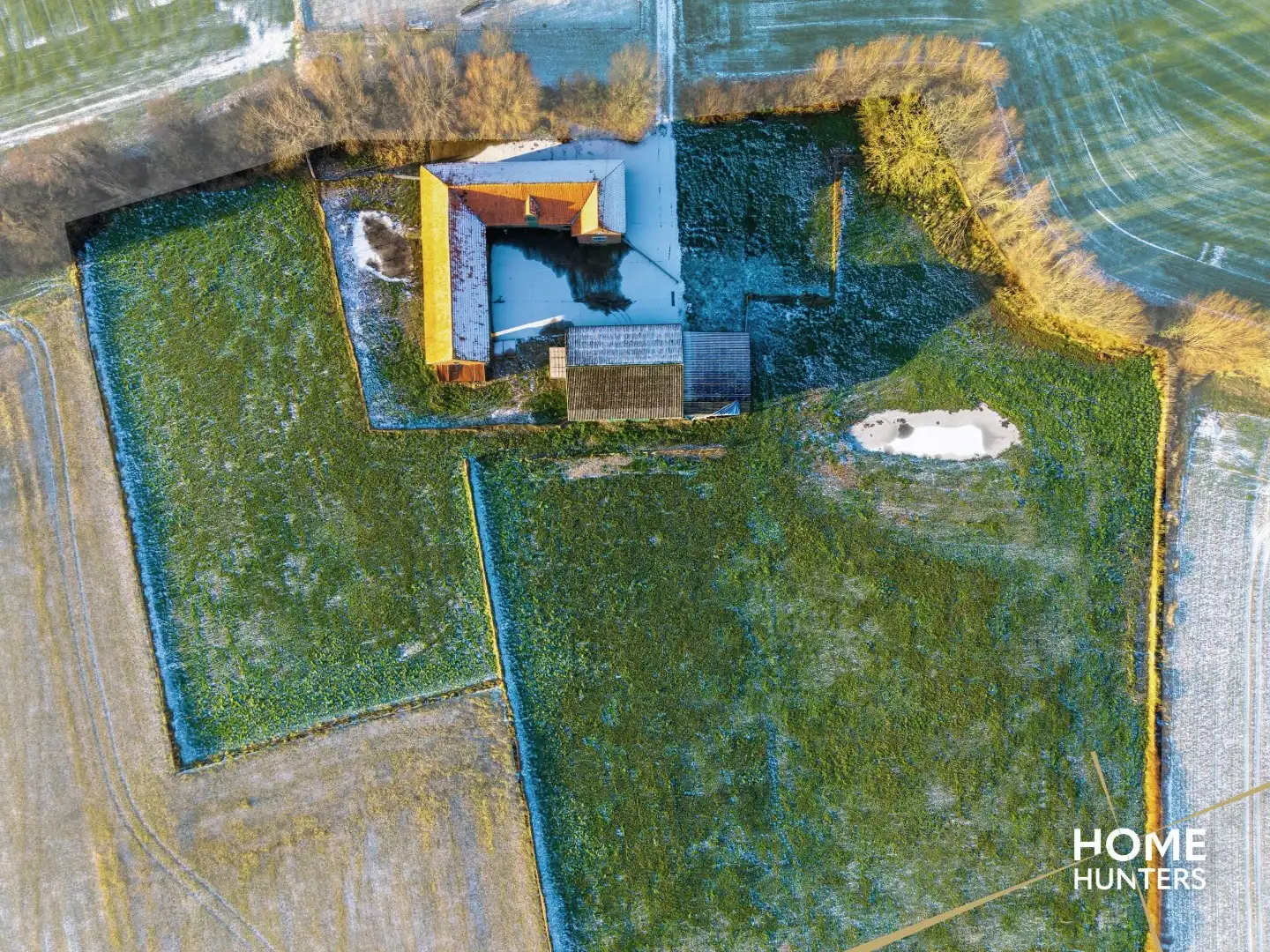 Unieke te renoveren hoeve op 14.188 m² met adembenemend zicht op de Kemmelberg foto 21