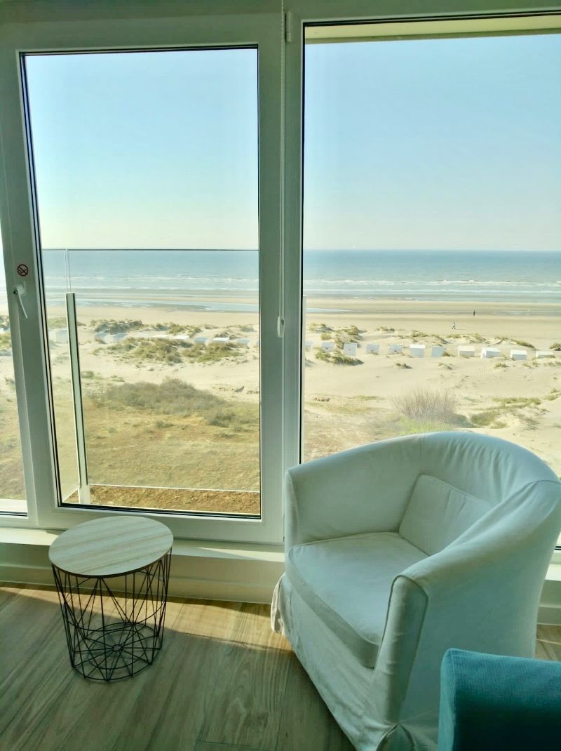 Studio met panoramisch zeezicht foto {{pictureIndex}}