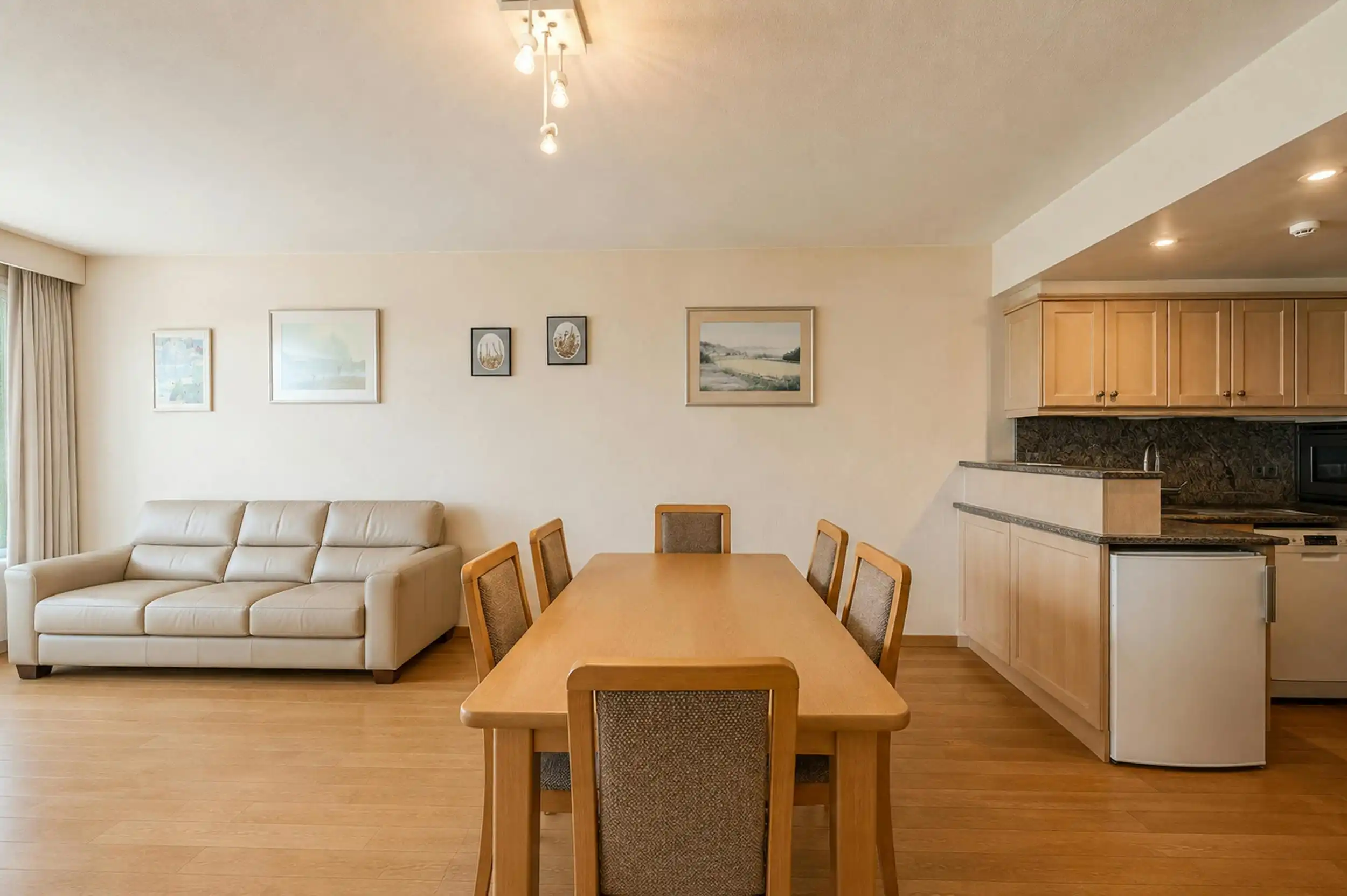 Appartement met twee slaapkamers en uniek open zicht foto 7