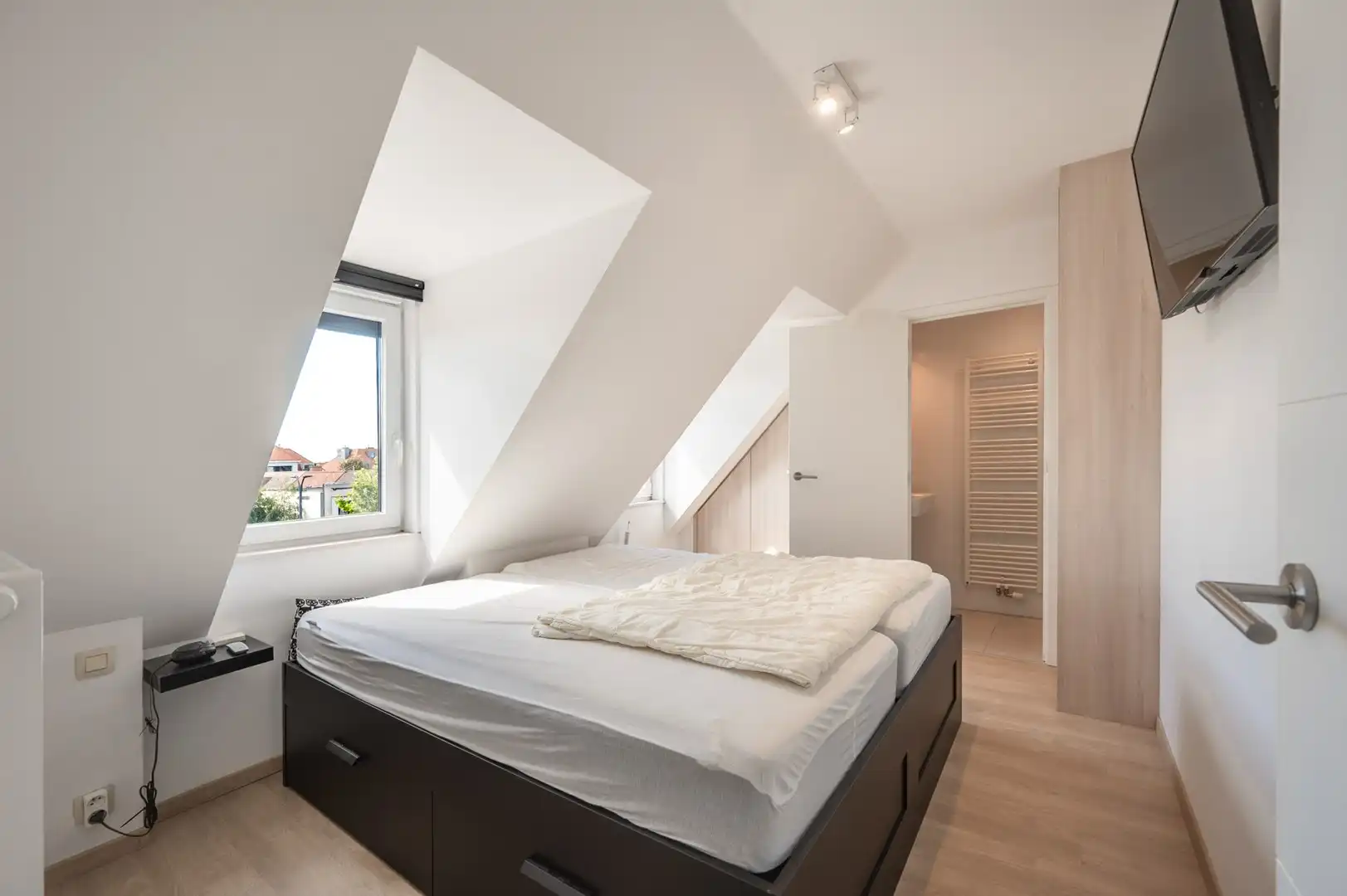 Zonnig duplex-appartement met 3 slaapkamers & mog. garagebox. foto 19