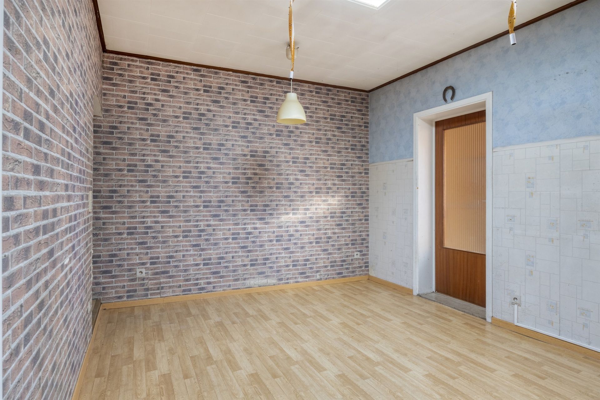 Te renoveren woning met 4 kamers foto 5
