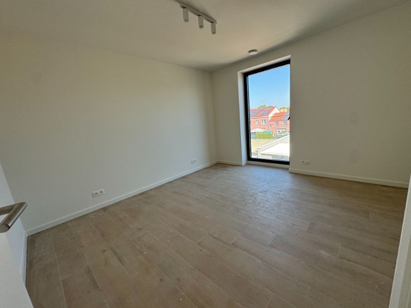GLOEDNIEUW app 2e VD met 2 slaapkamers en terras! foto 17