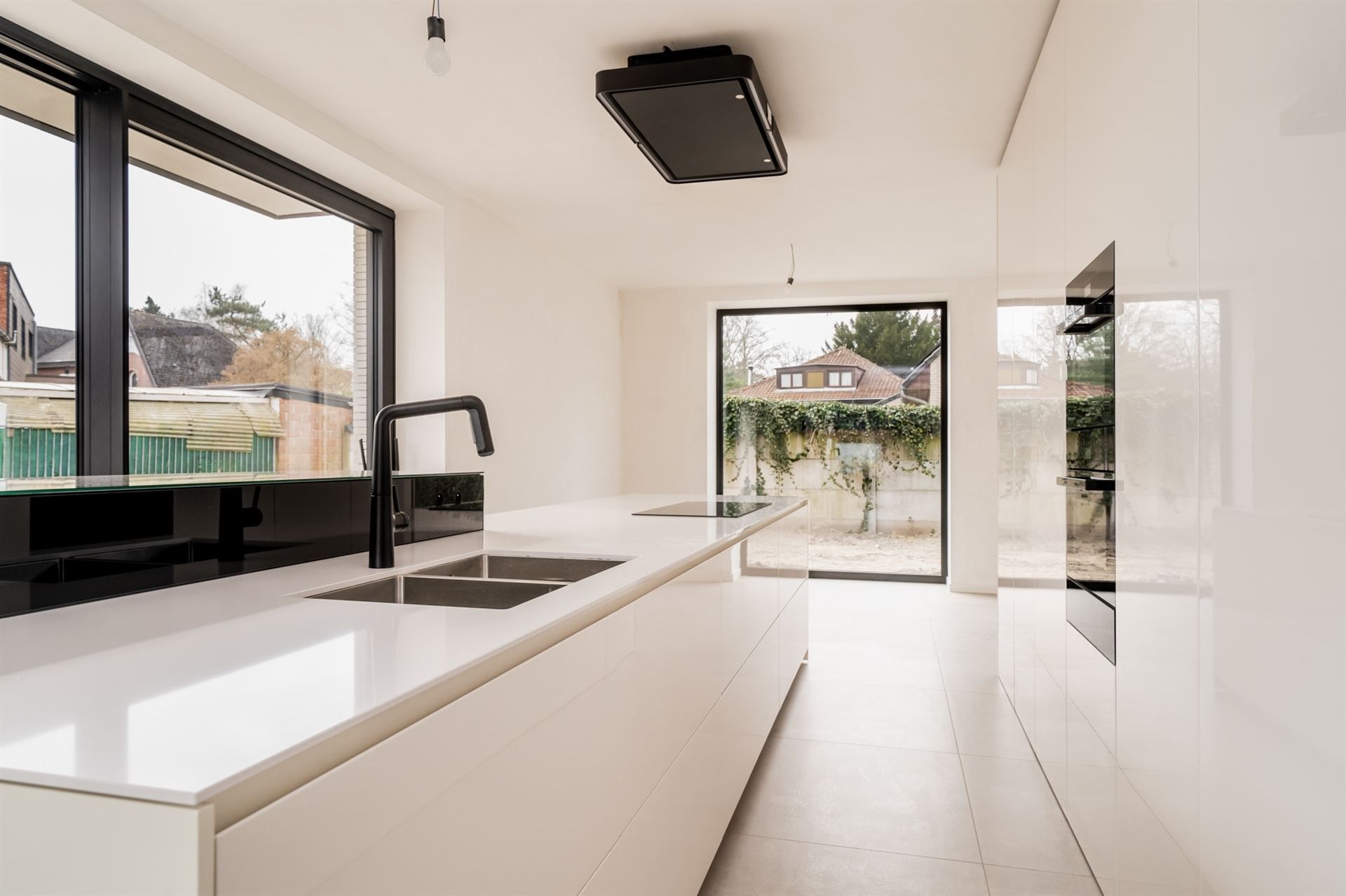Luxe nieuwbouwvilla, innovatief design - enkel registratie foto 7